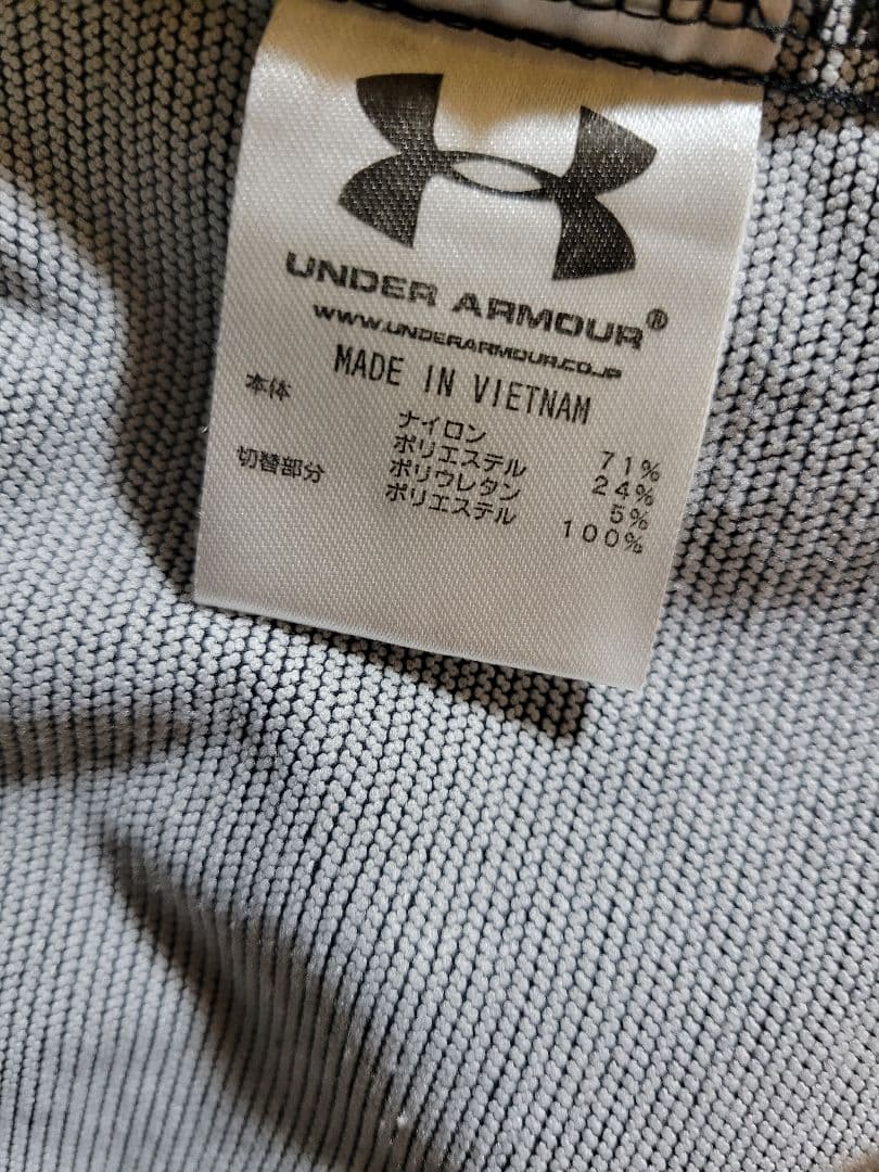 UNDER ARMOUR　コールドギアジップジャケット