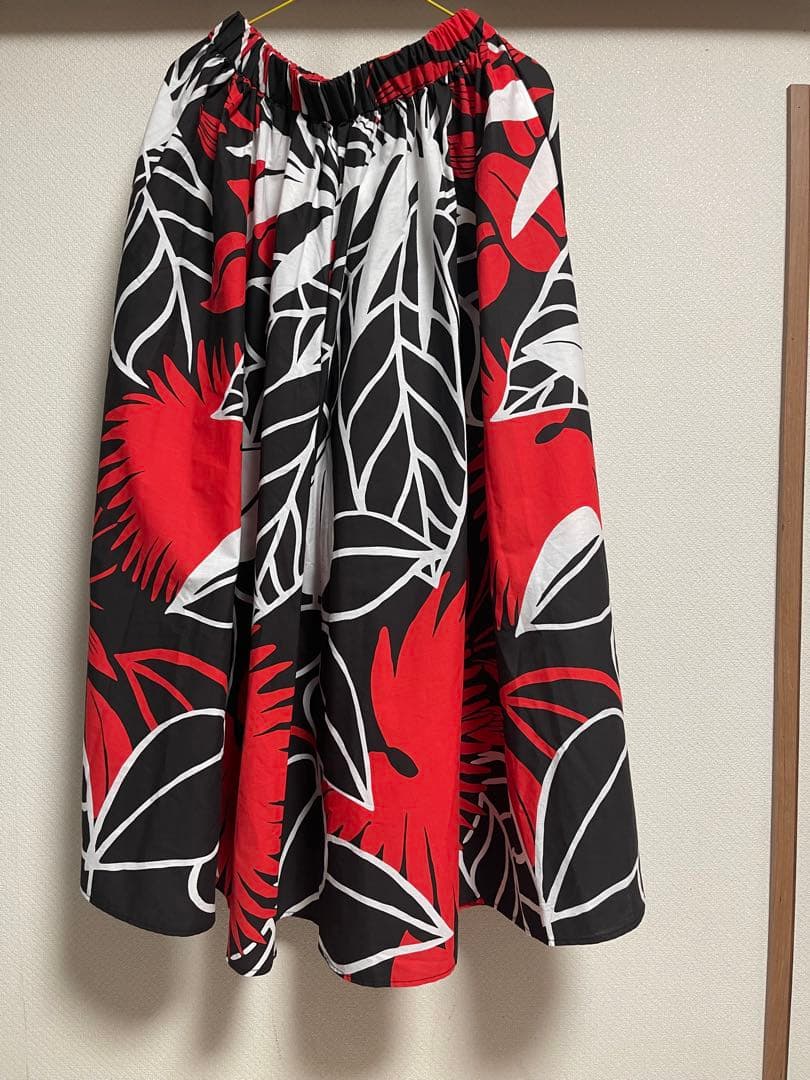 【セット売り】フラダンス用スカート ・黒のトップス