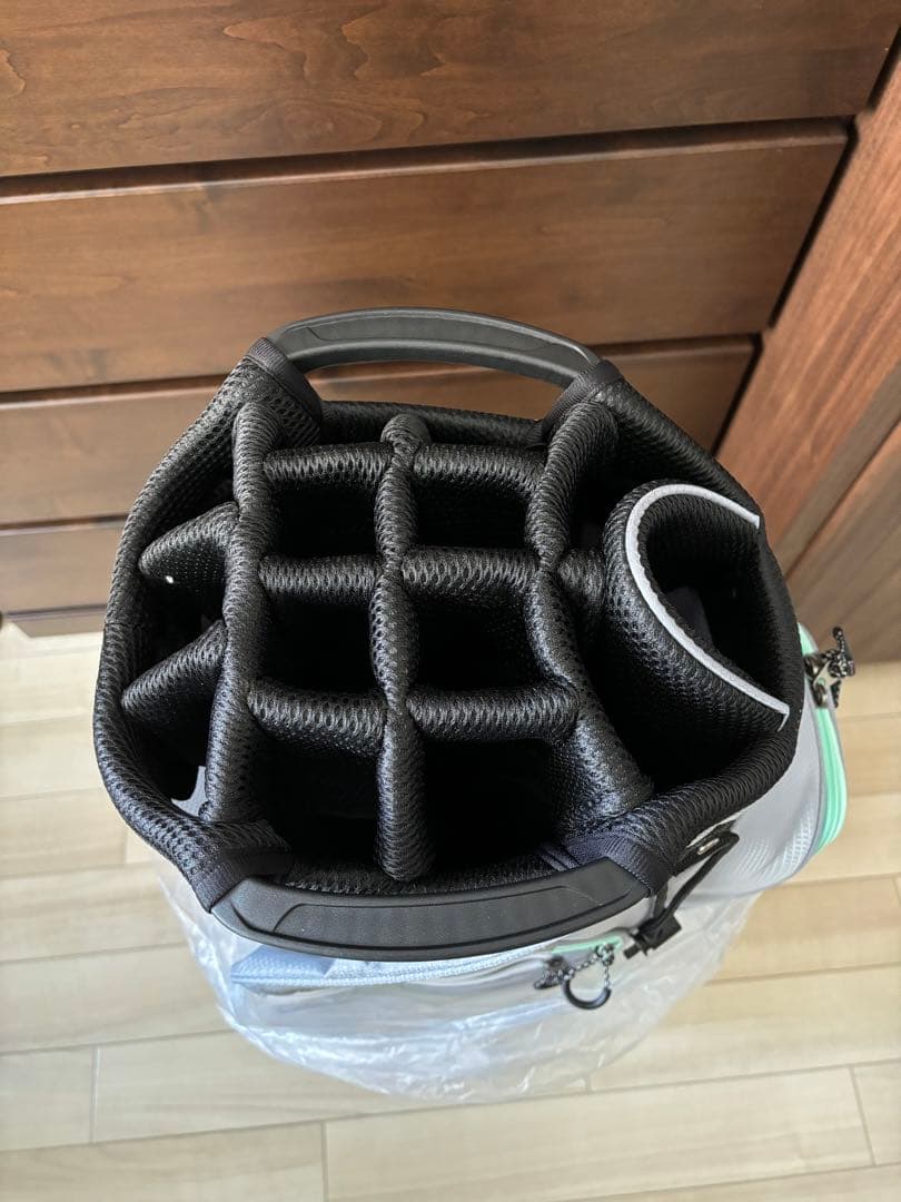 【新品】Wilson 複数ポケット付　グレー　キャディバック
