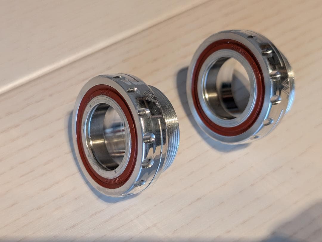 White Industries BB 24mm シマノ用 シルバー