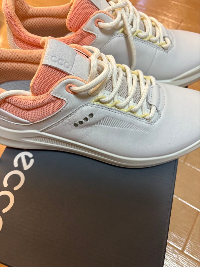 ecco スニーカー ホワイト