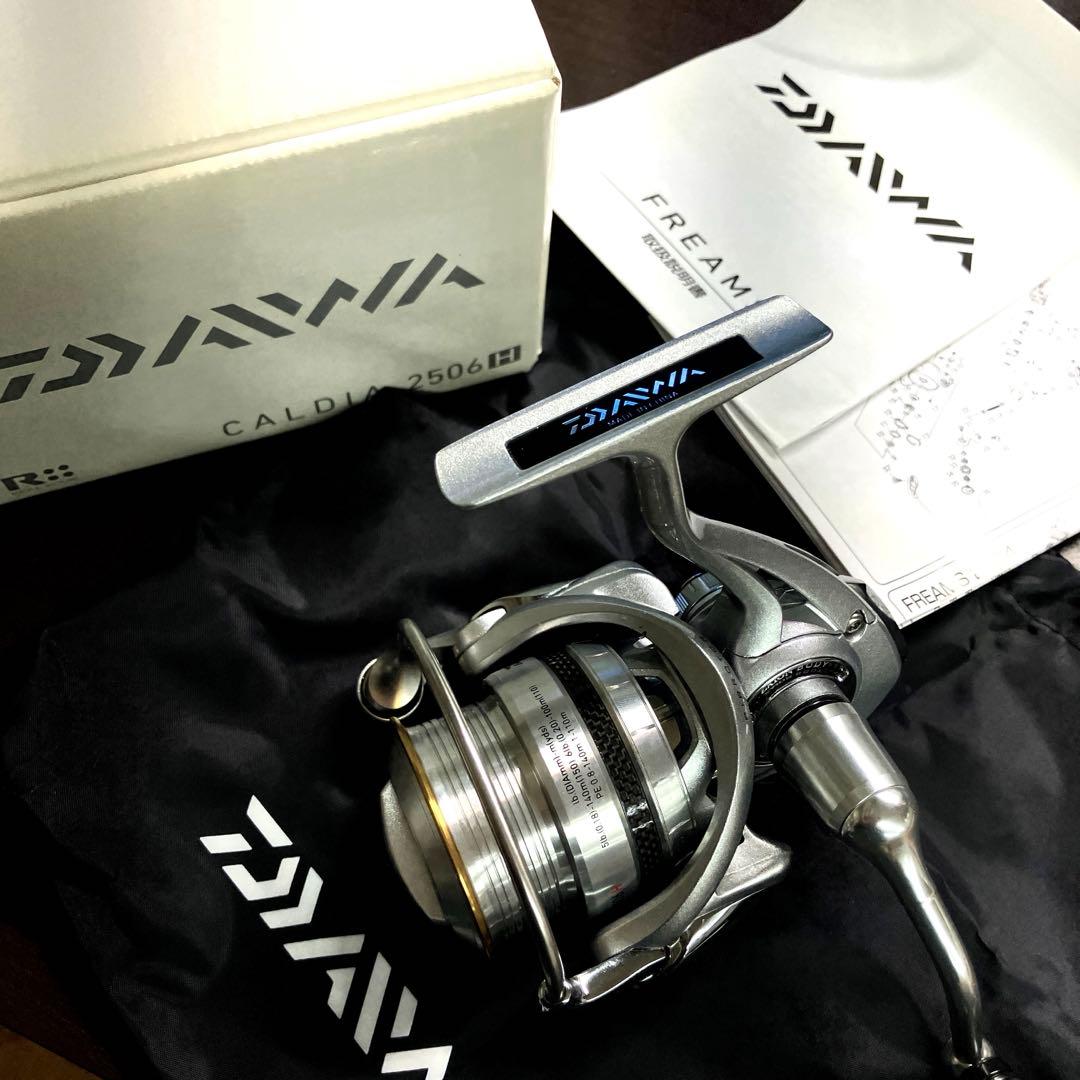 新品未使用★Daiwa 11カルディア 2506H スピニングリール　ダイワ