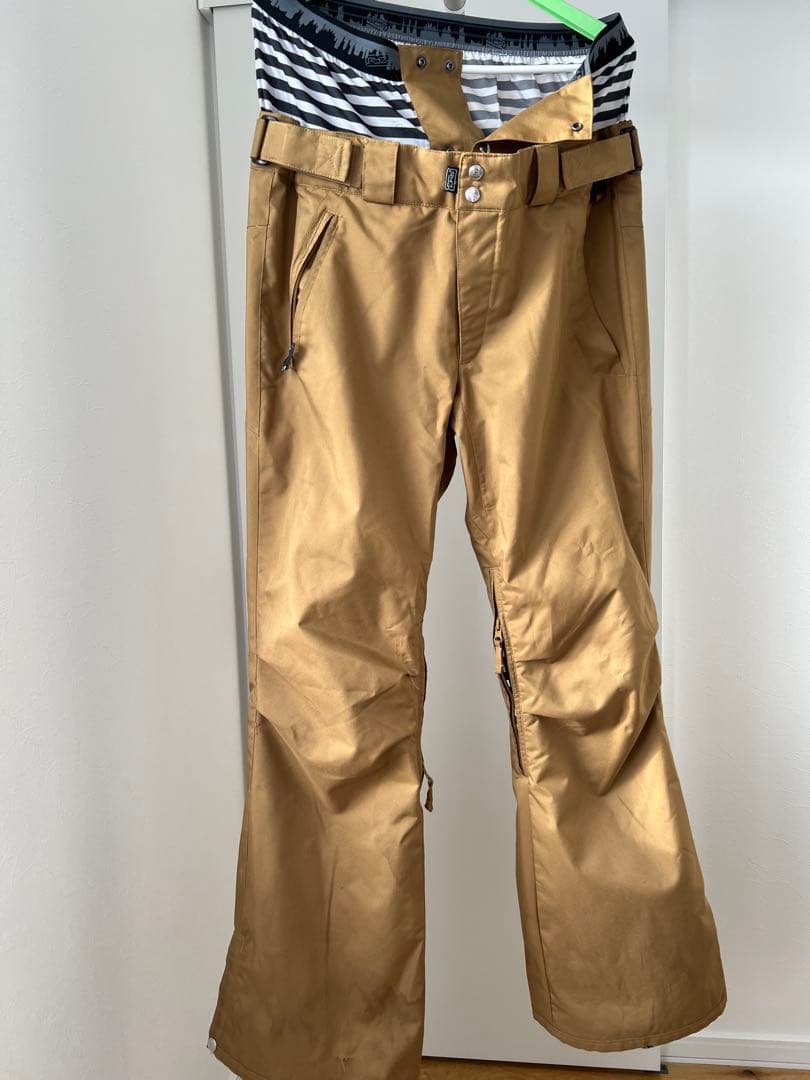ボンファイア　スノーボードウェアLサイズ　ジャケットパンツ　セット