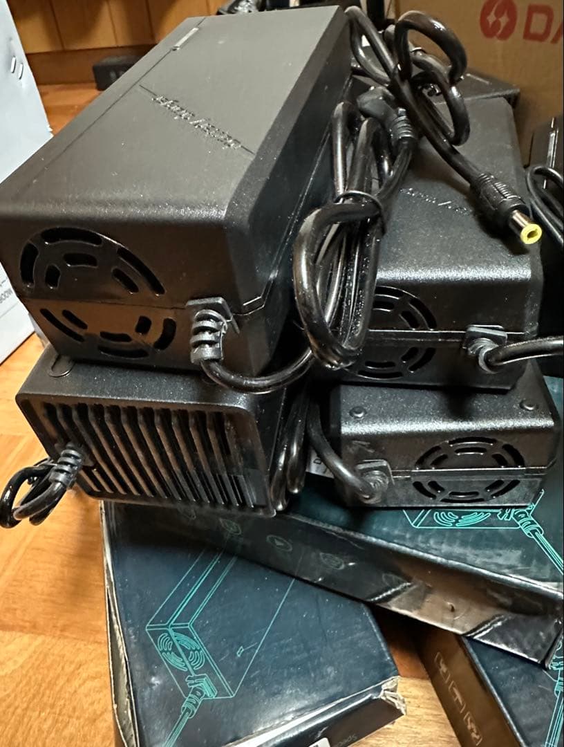 リチウムバッテリー充電器 54.6V 5A 1個