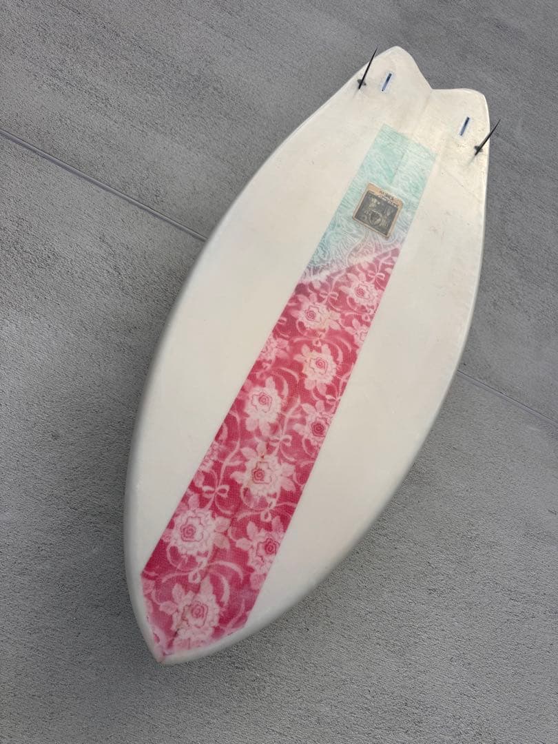 配送込　暗闇で光るxenosurfboard ツインザーフィッシュ