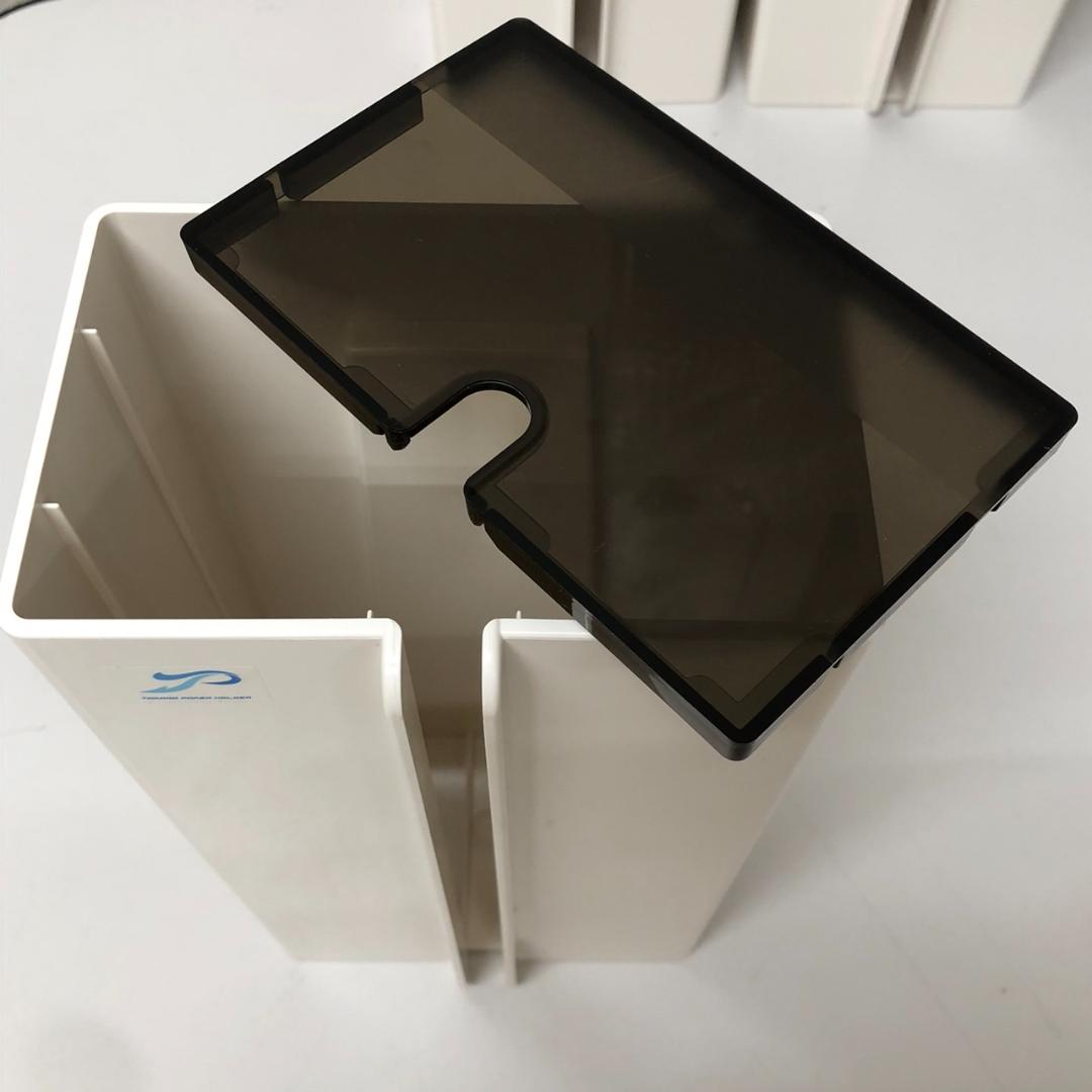 未使用　タカラ産業　縦型ペーパータオルホルダー　PTH200　3個