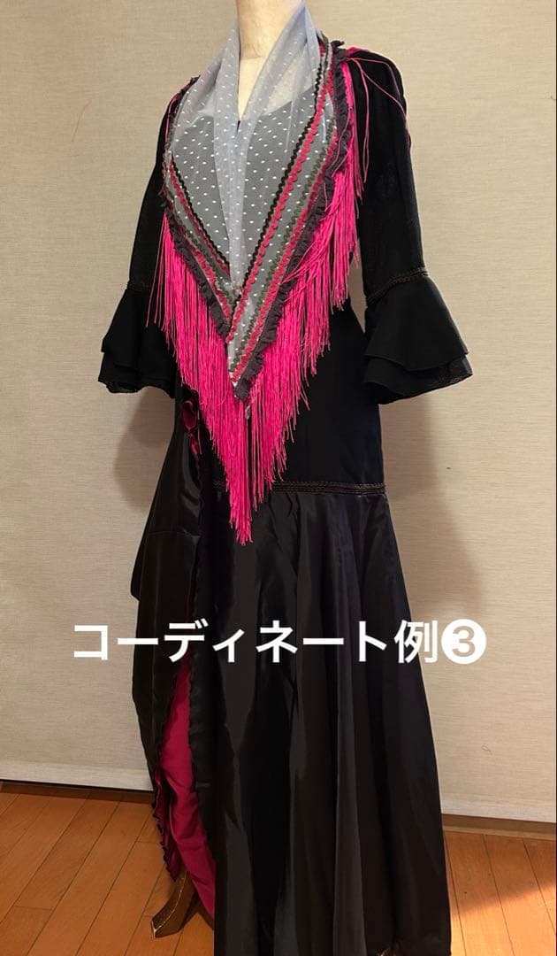 ハンドメイド　フラメンコ衣装　シンプル黒ワンピース　赤ペチコート付き