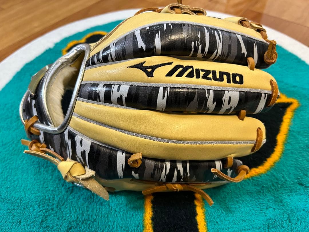 ミズノ　グローバルエリート　左用　内野手　サイズ9 軟式グローブ