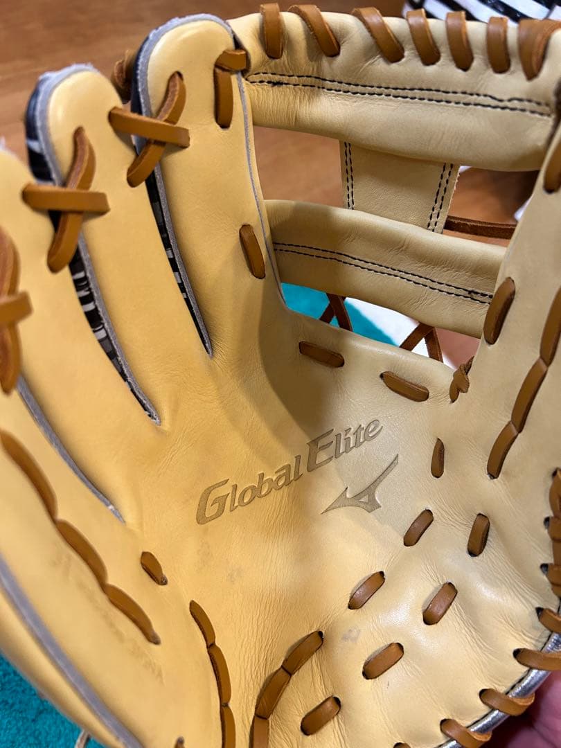 ミズノ　グローバルエリート　左用　内野手　サイズ9 軟式グローブ