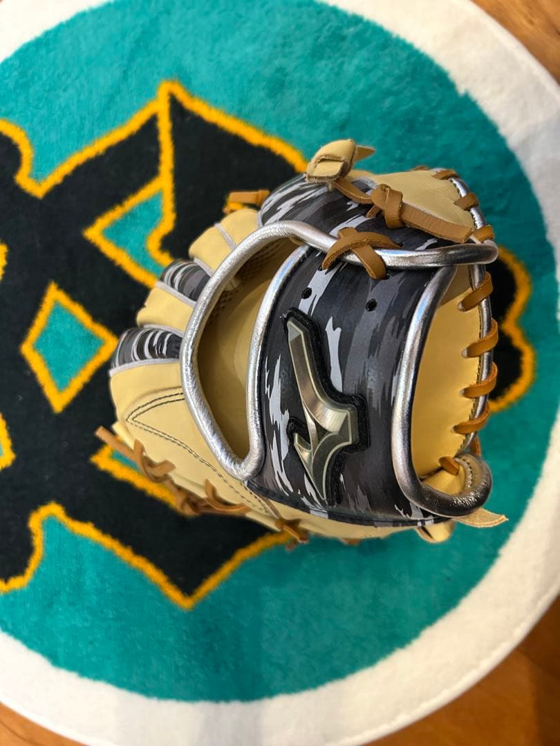 ミズノ　グローバルエリート　左用　内野手　サイズ9 軟式グローブ