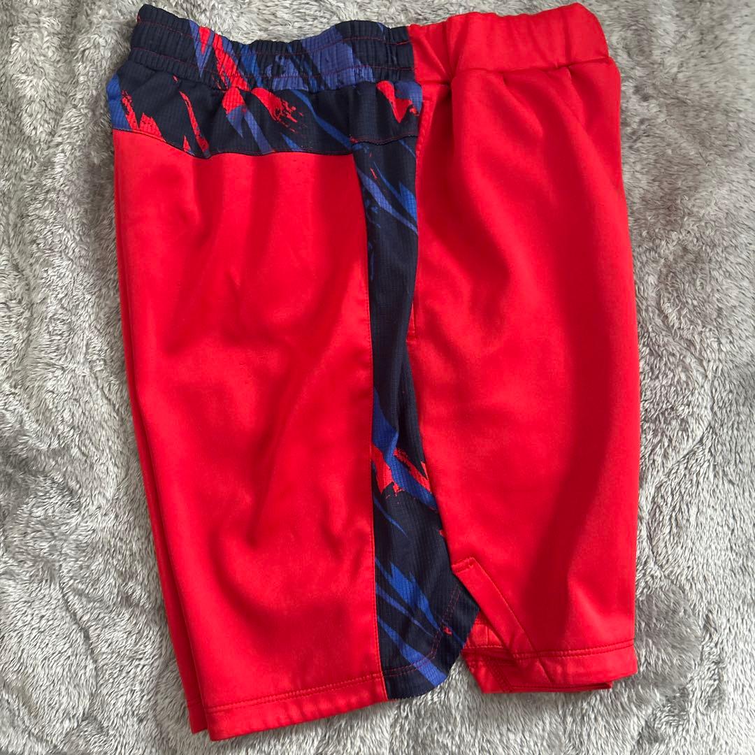 ヨネックス レッドショートパンツ