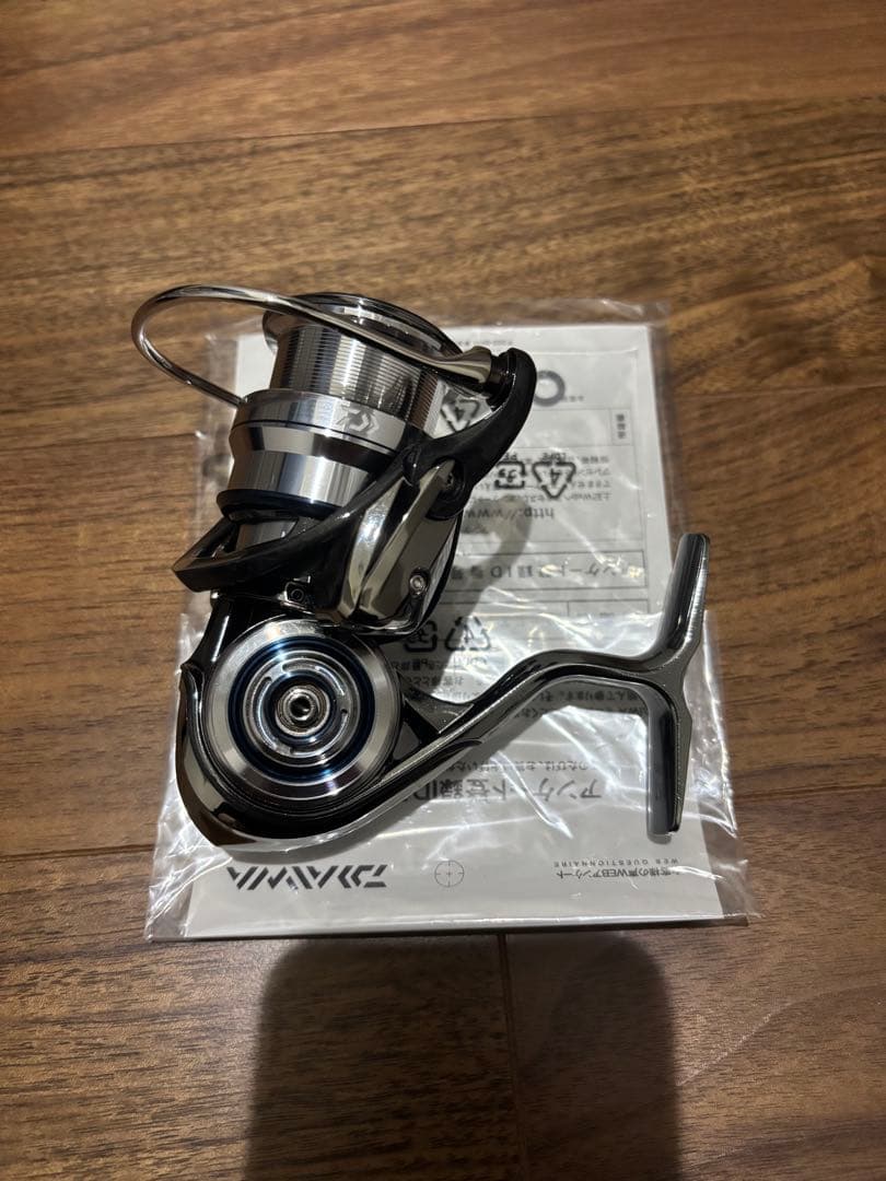 裕*様 DAIWA EXIST 2500 スピニングリール