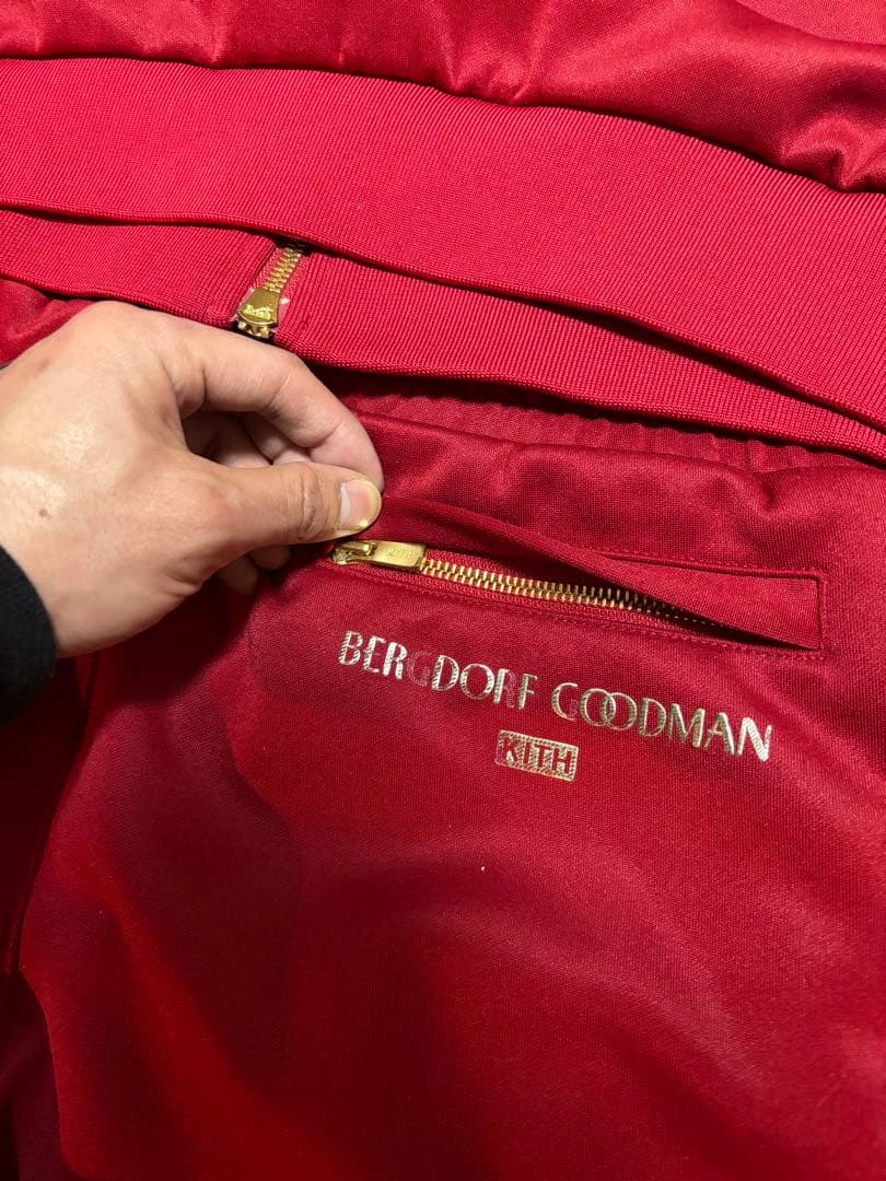 KITH 赤 ジャージ　セットアップ　bergdorf goodman ゴールド