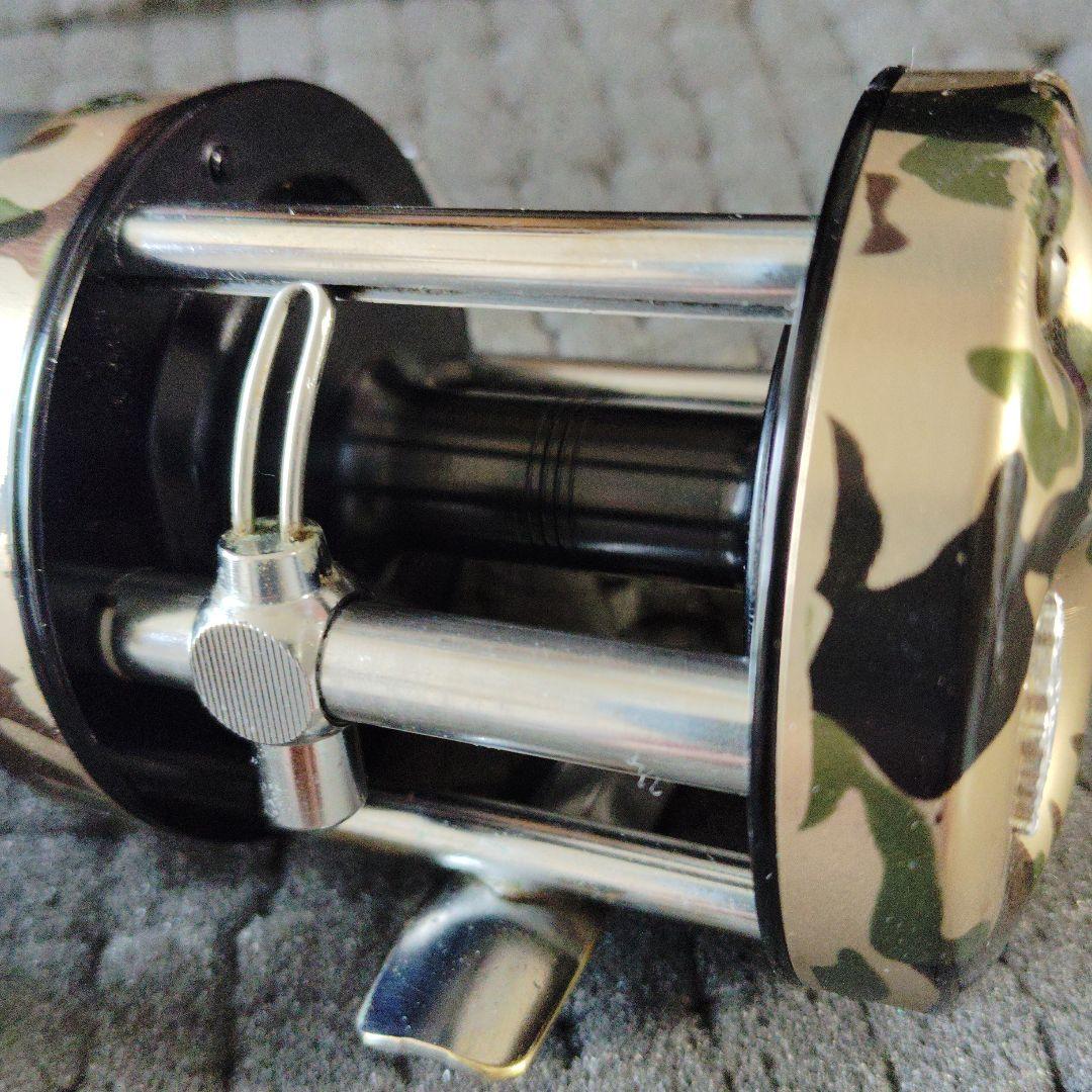 雷魚　アブアンバサダー6500CA CAMO 細かな擦れ傷有り　長期保管品