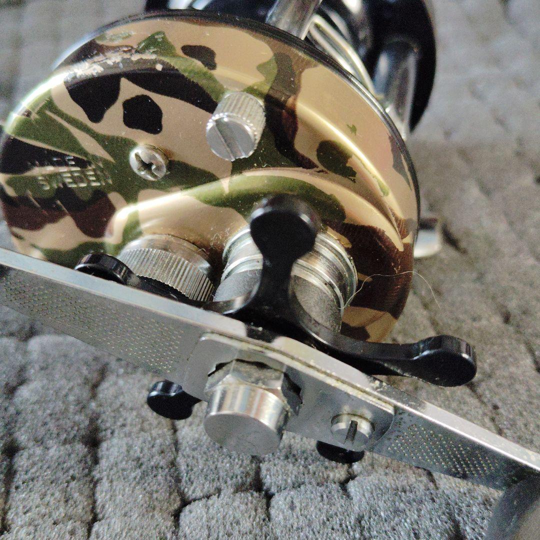 雷魚　アブアンバサダー6500CA CAMO 細かな擦れ傷有り　長期保管品