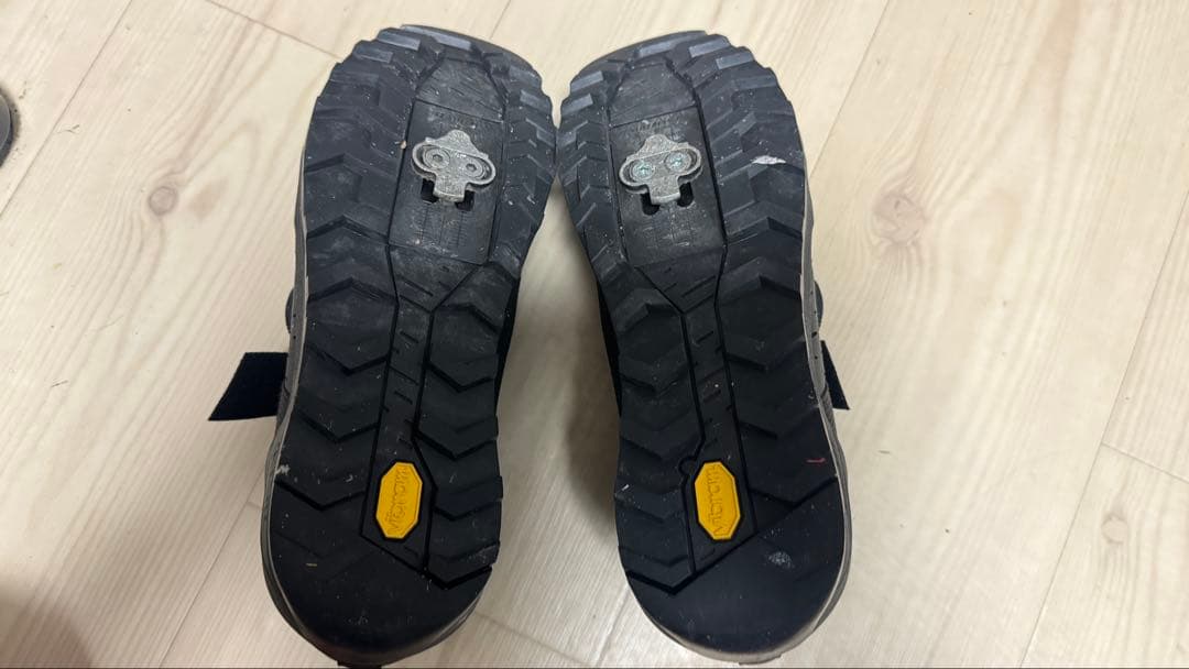fizik TERRA CLIMA X2　42(27,0mm)