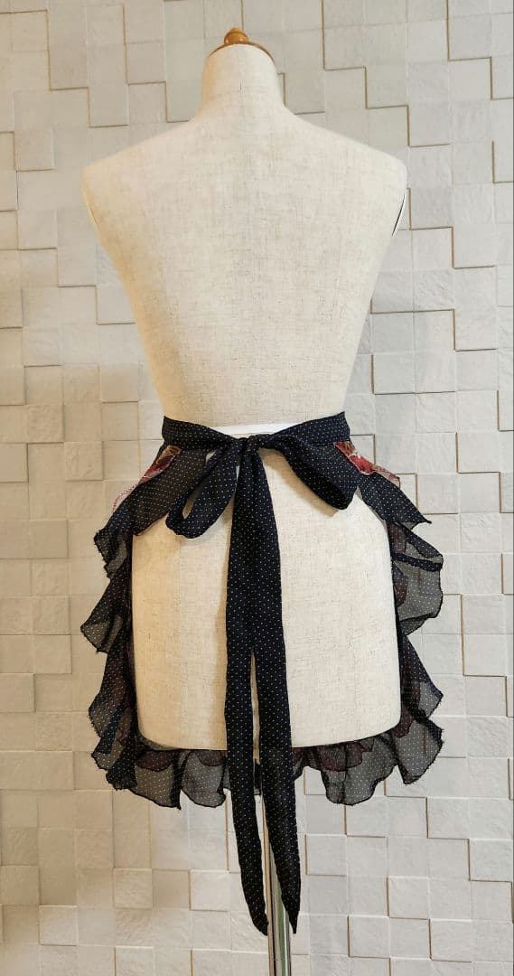 ハンドメイド フラメンコ衣装 新品 シージョ・エプロン 赤系 花柄 黒×白水玉
