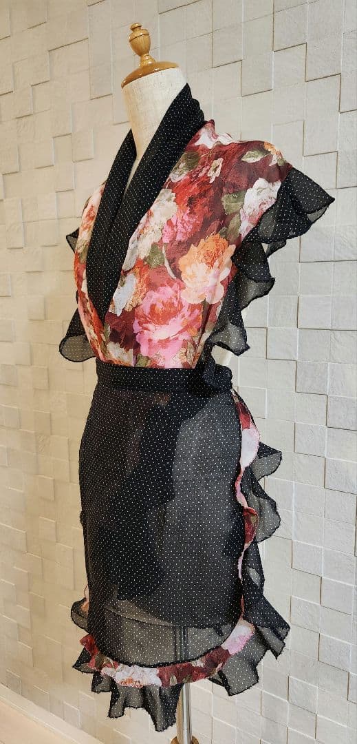 ハンドメイド フラメンコ衣装 新品 シージョ・エプロン 赤系 花柄 黒×白水玉