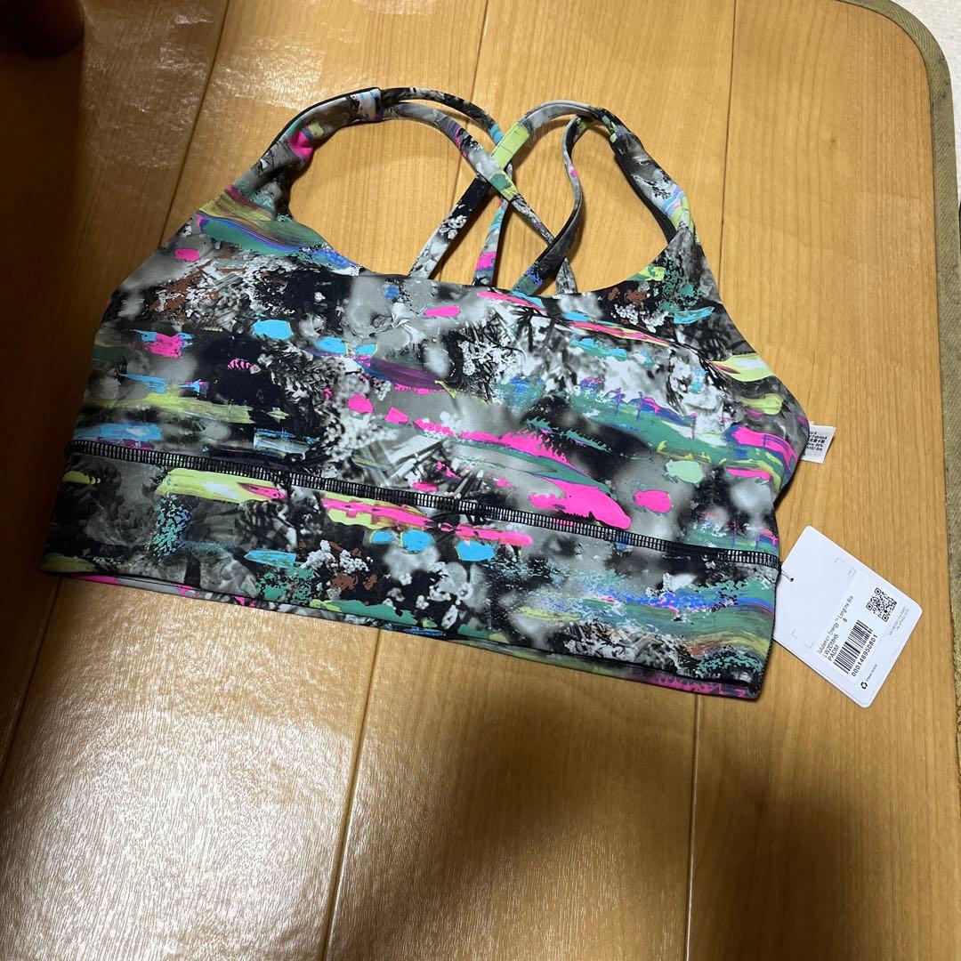 lululemon新品タグ付き背中見せ！ルルレモン　マルチカラートップス