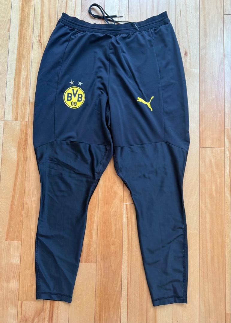 PUMAドルトムント　サッカー　ジャージ　　スポーツウェア　上下セット　Ｍサイズ
