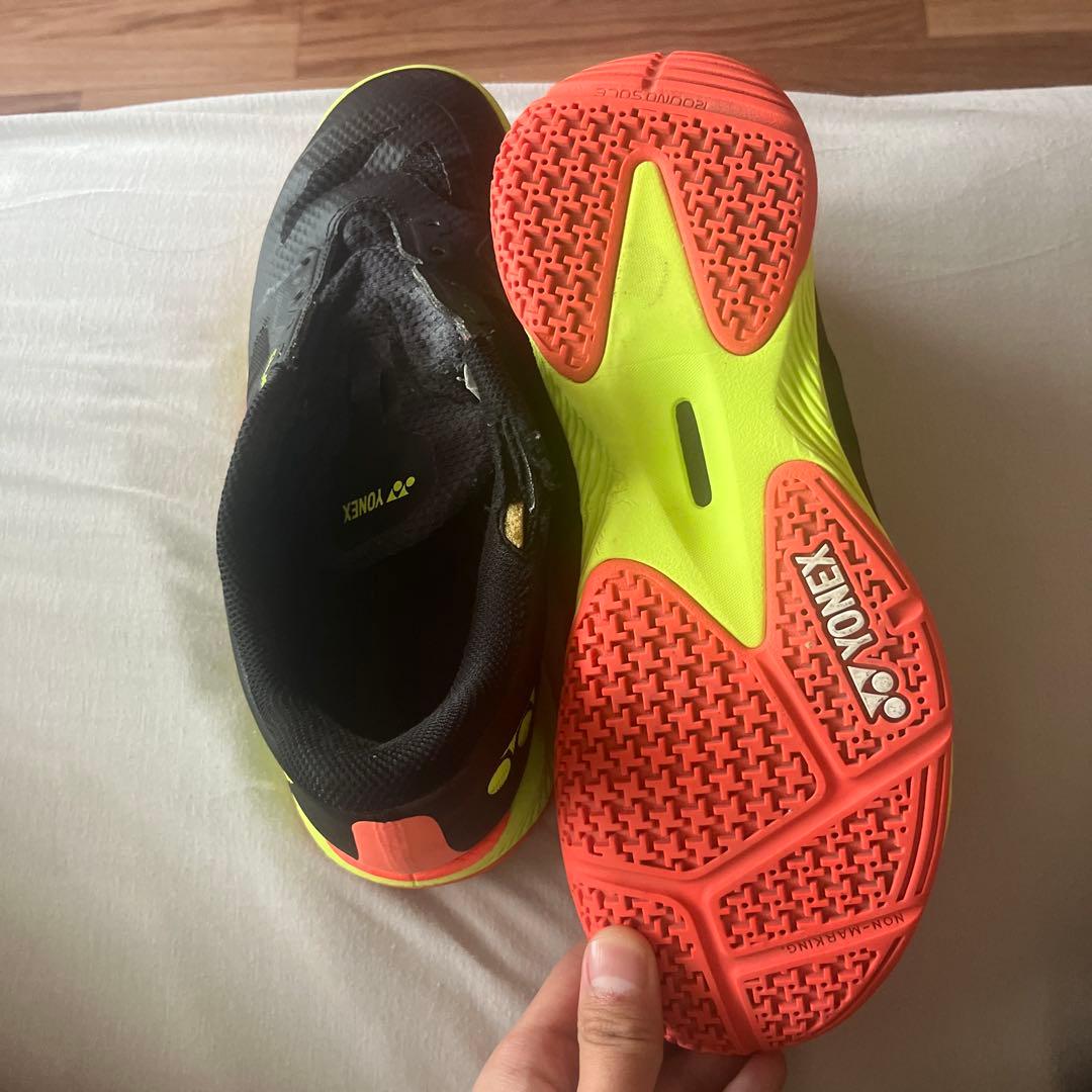 YONEX バドミントンシューズ ブラック/イエロー
