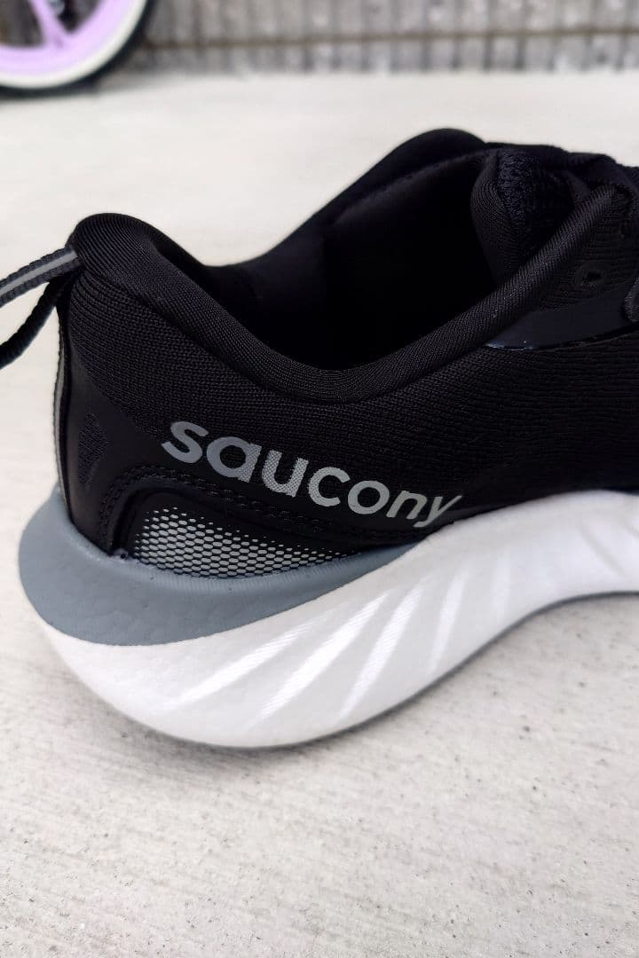 スパイク・シューズ Saucony Triumph 22 26.5cm