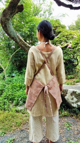 アンティーク着物リメイク服　薄いオレンジのエプロン