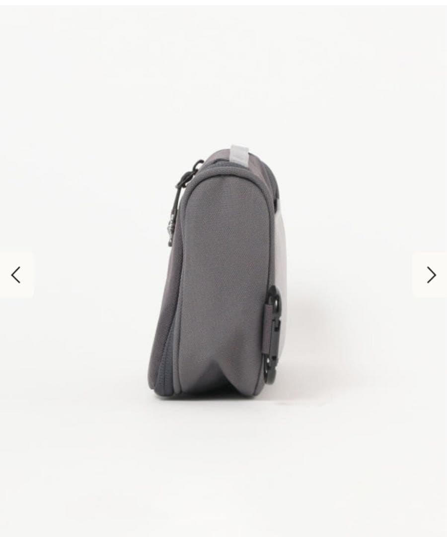 美品　BEAMS GOLF グレー ポーチ