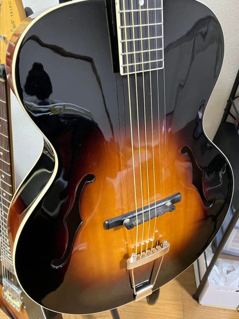 オール単板LOAR LH-700 Vintage Sunburst ピックギター
