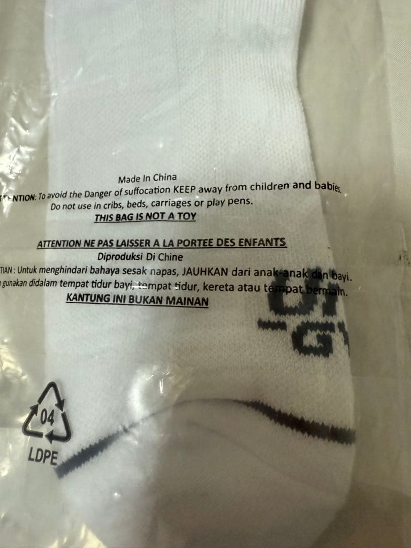 [新品未使用]UFC GYM ニットキャップ& 手袋&ヘッドバンド&ソックス3足
