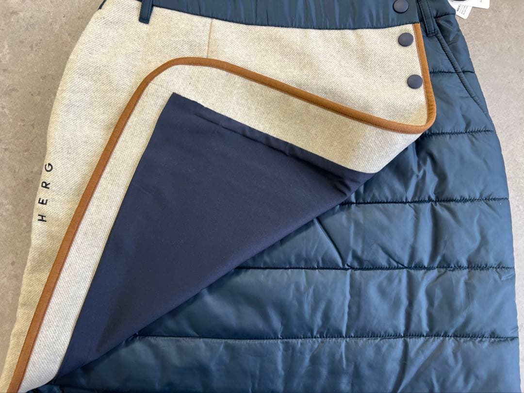 新品 試着のみ HERG1 エルグワン スカート ネイビー/Mサイズ 秋冬 中綿