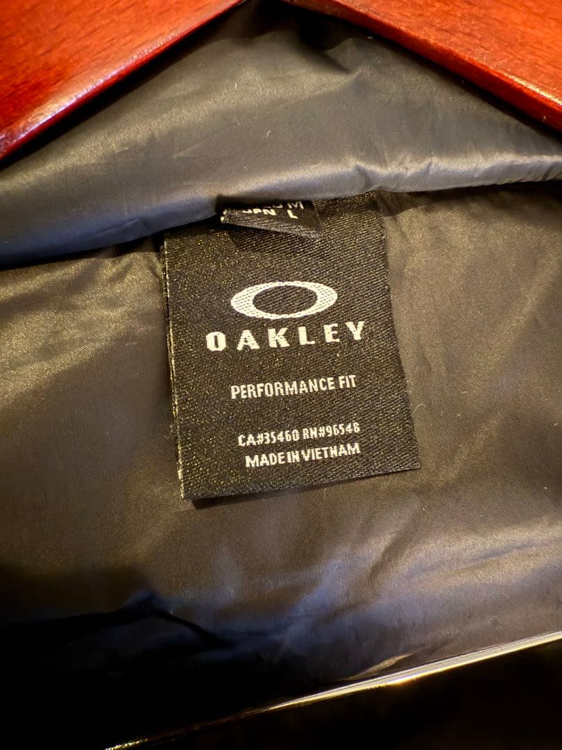 OAKLEY PERFORMANCE FIT ブラック ダウンベスト