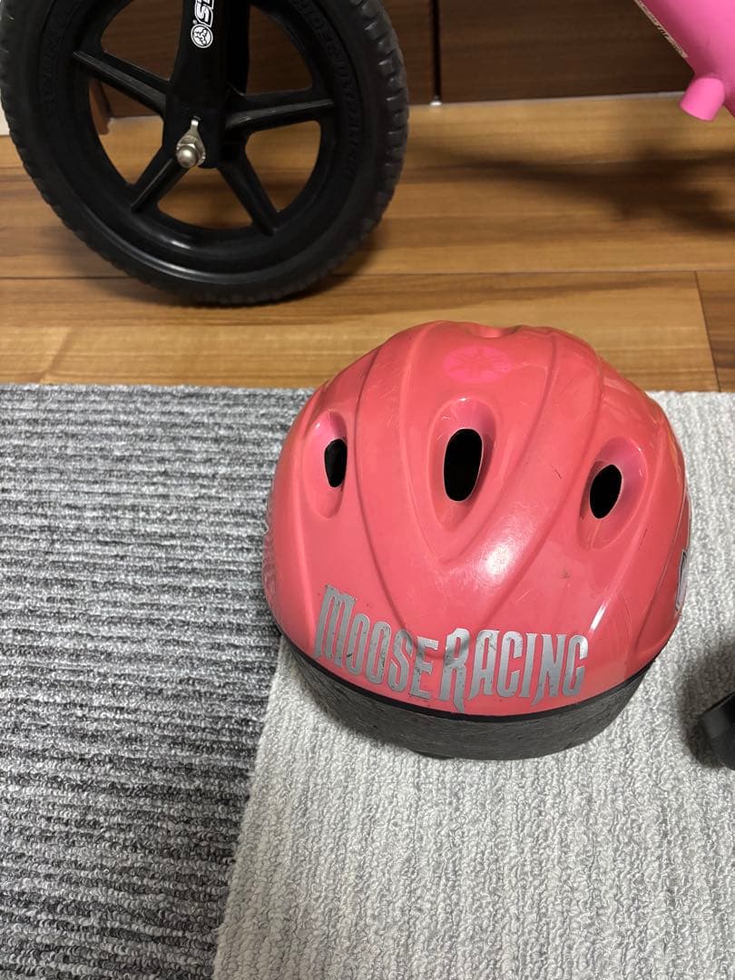 STRIDER バランスバイク ピンクセット　ヘルメット付き　カスタムサドル
