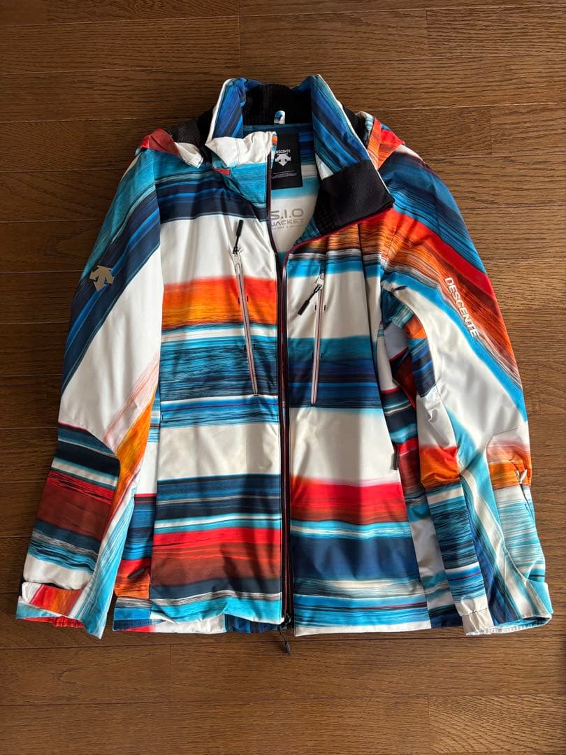 中古品　上位モデル　スキーウェア 上下セット　DESCENTE　Mサイズ