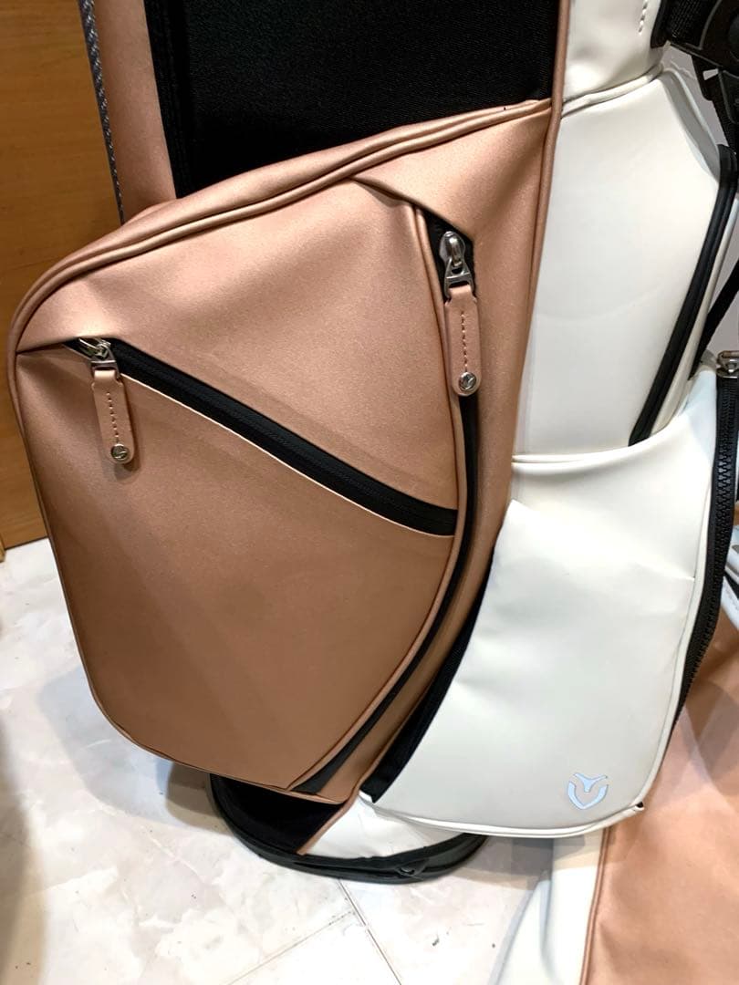 美品　希少カラー　ベゼル　キャディバッグ　VESSEL プレイヤー 3.0