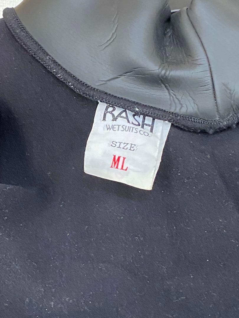 ★超人気メーカー‼︎【RASH】のメンズ用３ｍｍセミドライフルスーツ 黒青