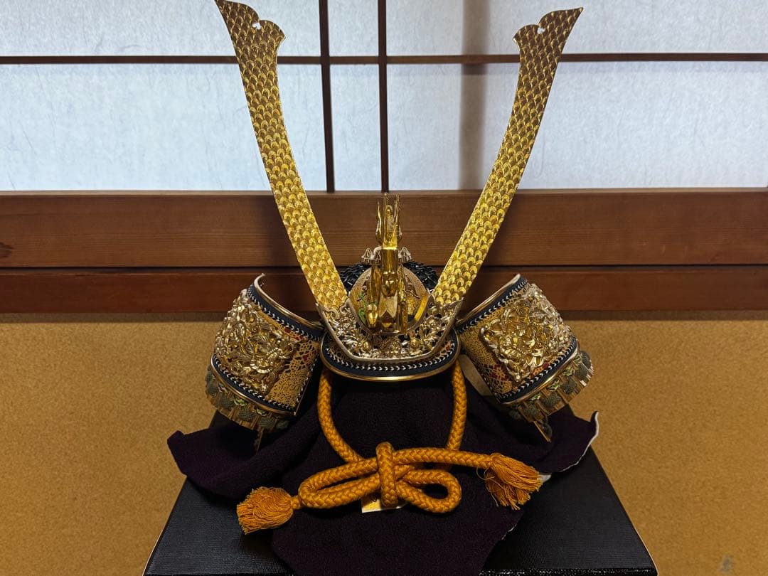 【美品】五月人形 武士の兜 鎌倉時代兜 金色 こどもの日
