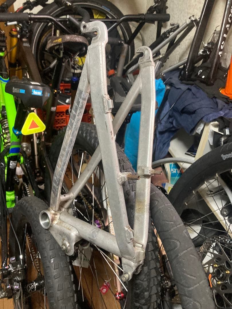 Trek yバイクのリアスイングアーム