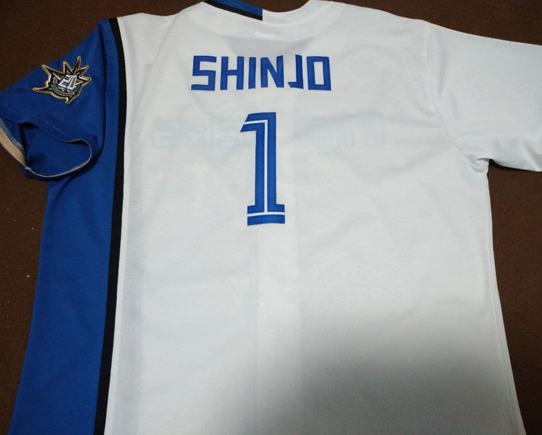 北海道日本ハムファイターズ SHINJO監督ホーム ユニフォーム