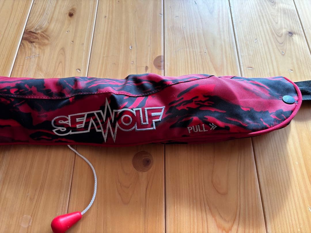 SEA WOLF ライフジャケット 赤黒迷彩
