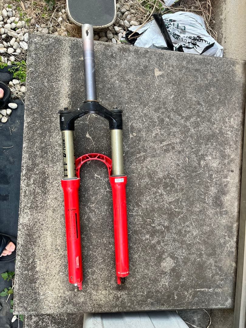 限界値下げ RockShox Reba