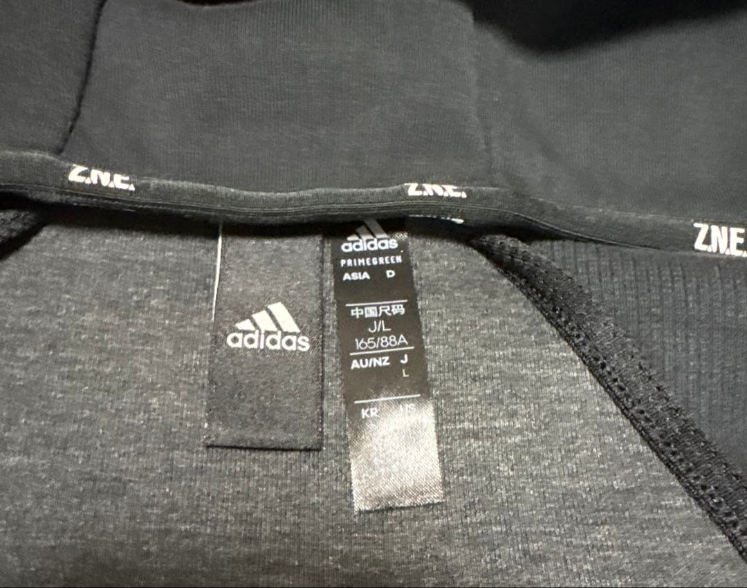 adidas パーカージャケット　レディース新品、未使用品