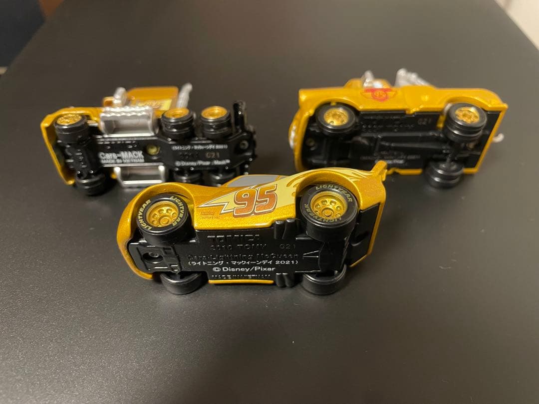 カーズトミカ 2021特別仕様 マックィーン・メーター・マック 3台セット