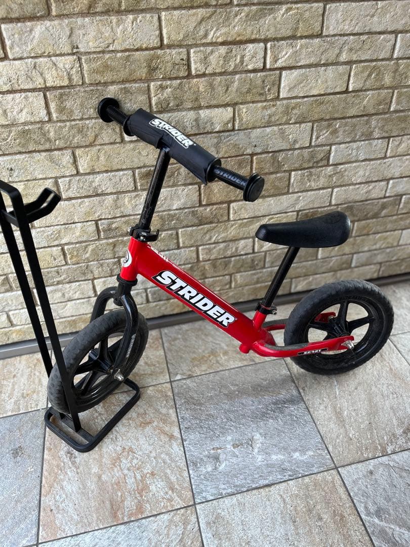ストライダー 12インチ スポーツモデル 赤 レッド towerスタンド付き