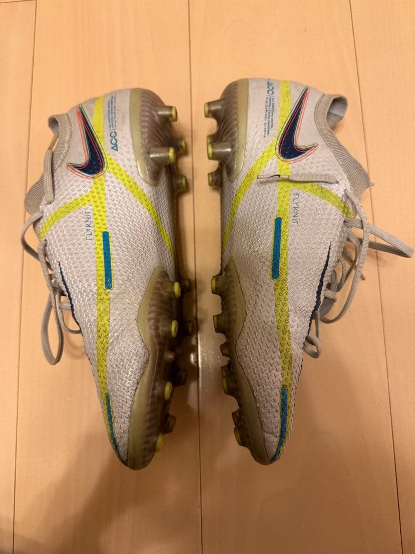サッカースパイクファントムGT