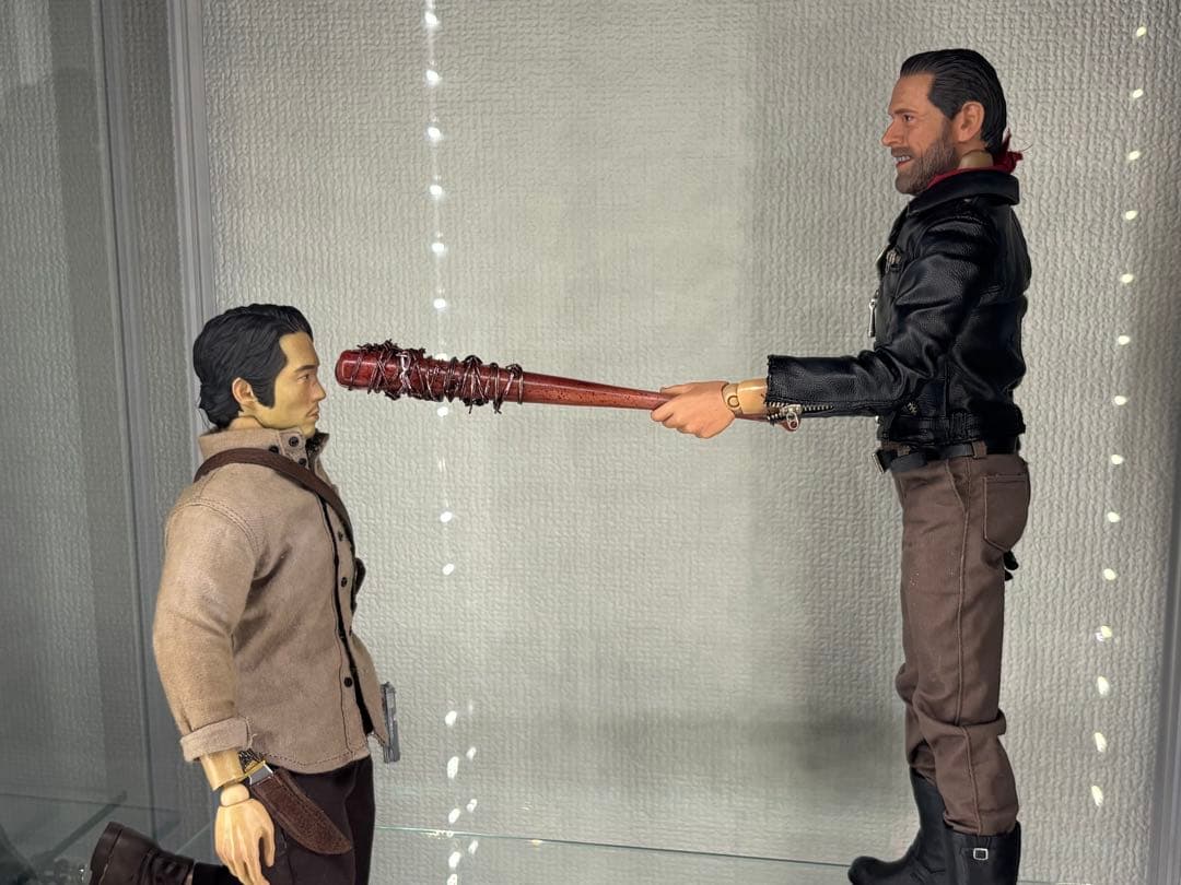 ウォーキングデッド　ニーガン1/6フィギュア