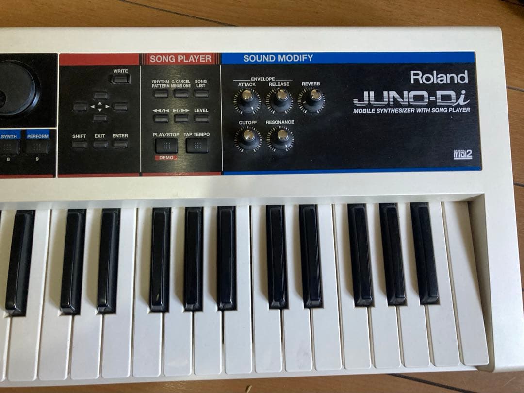 Roland Juno Di ローランド