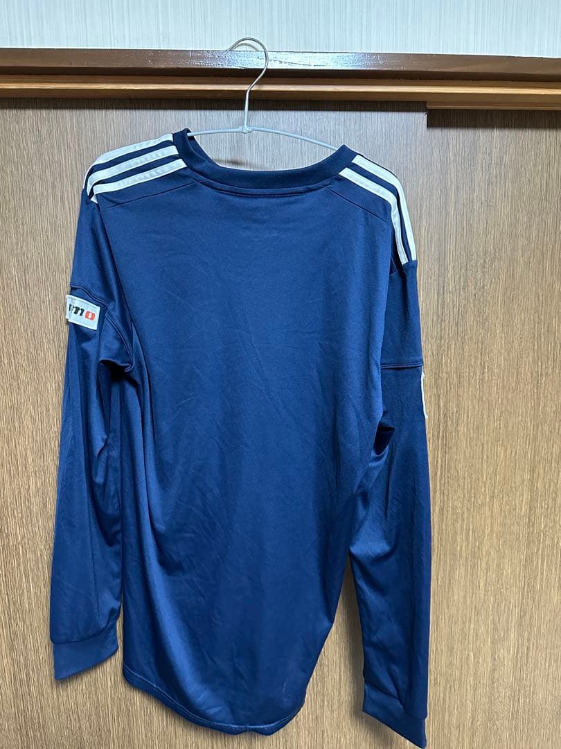 adidas 日本代表 ネイビー 長袖シャツ　マリノスの練習着です