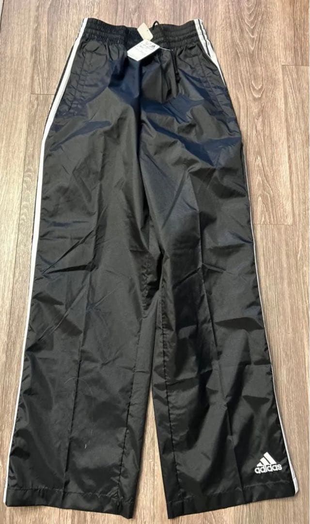 adidas アディダス　ナイロパンツ　パンツ