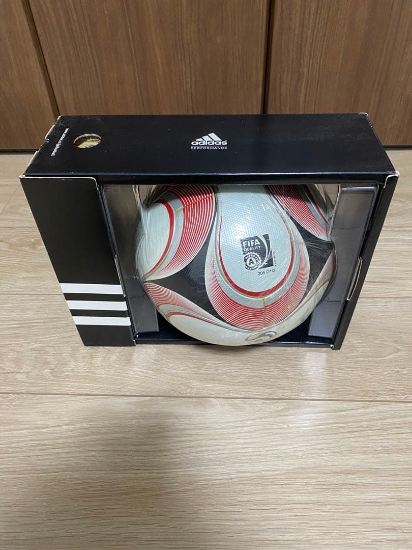 チームガイストii　adidas サッカーボール サイズ5